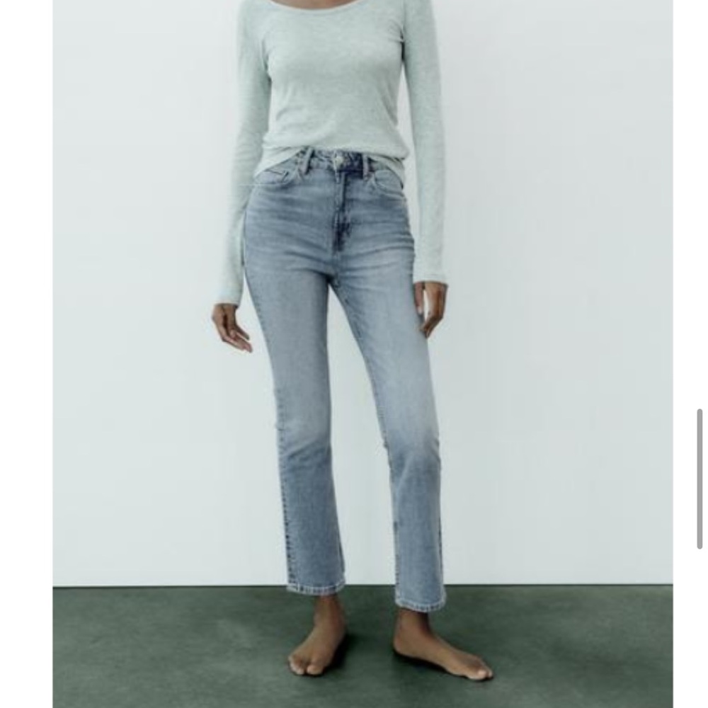 Classic Women's Light Blue Straight-Leg Jeans